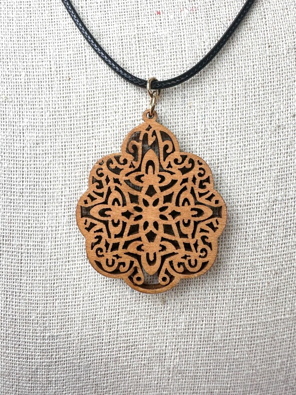 🤎Boho Wooden Filigree Pendant Necklace in Light Brown